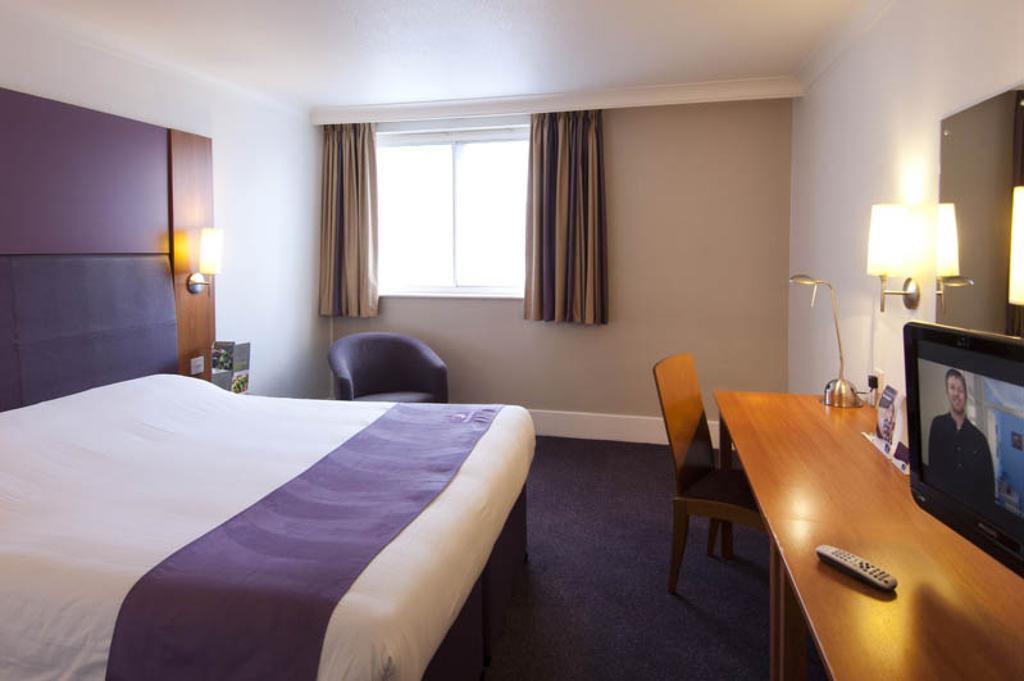Comfort Inn Kensington Londra Cameră foto